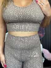 Load image into Gallery viewer, Beige Cheetah Arieyl Workout set!
